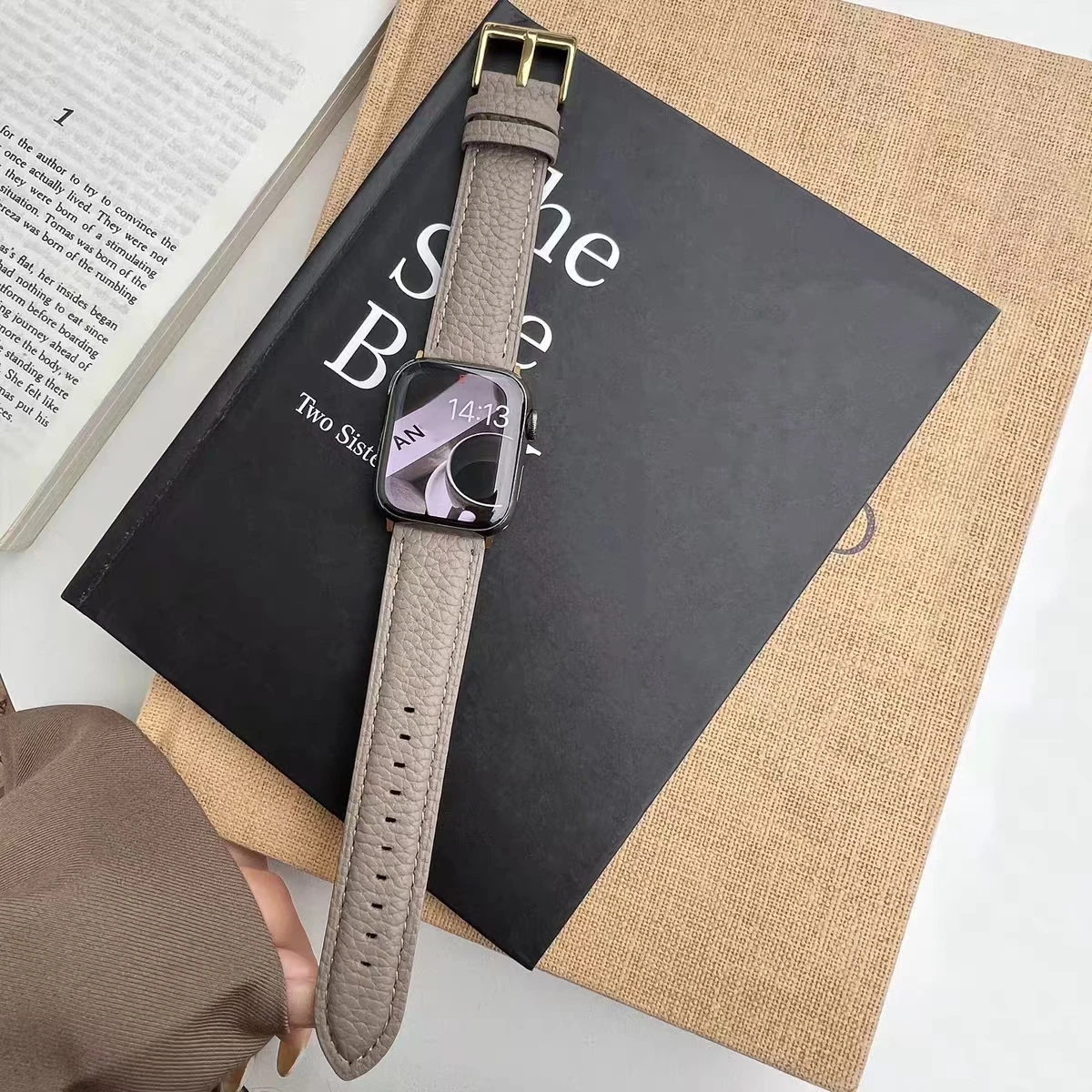 

Leather loop For Apple Watch band women Series 10/9/8/7/6/5/4/3/2/1 SE 38mm 40mm 41mm 42mm 44mm 45mm 46mm 49mm Strap
