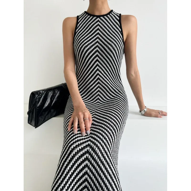 Korean chic early spring round neck striped contrast stitching hip-hugging slim sleeveless knitted dress