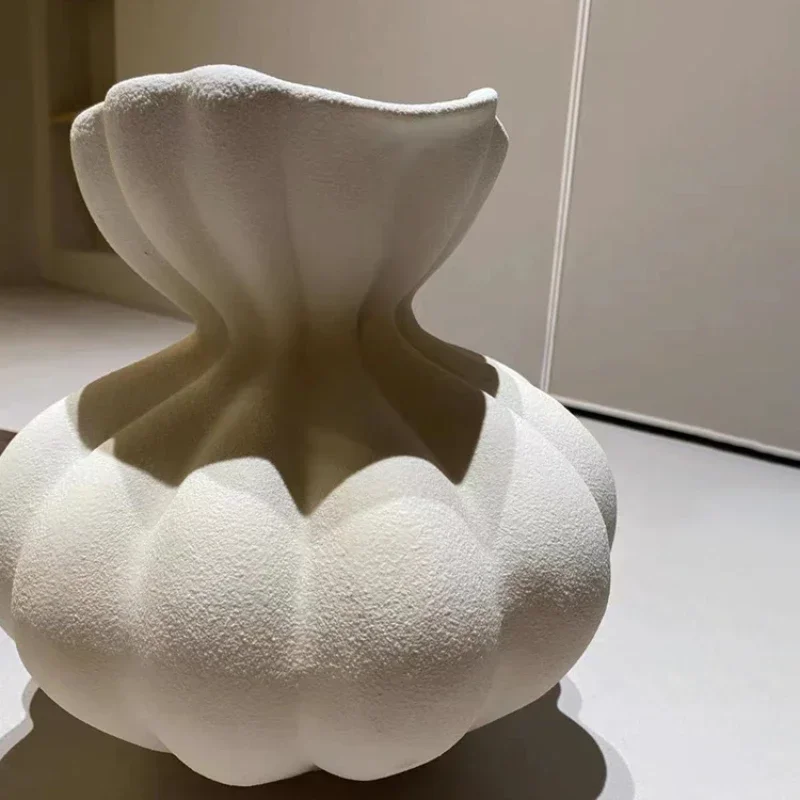 2026 Unique Ceramic Vase French Vintage Lace Flower Arrangement Accessories Flower Vase Ceramic Handicraft Ornaments Home Decora