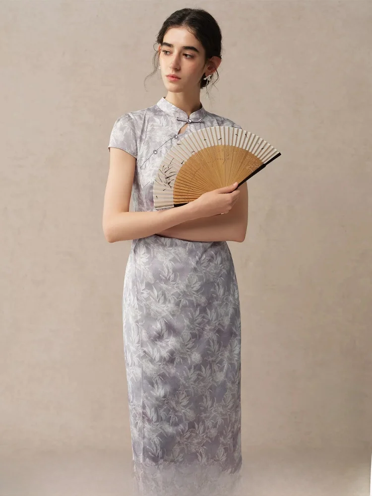 

Elegant Slimming Dark Pattern Embroidery Dress Women's Fashionable Long Skirt Summer Season Polyester Fiber