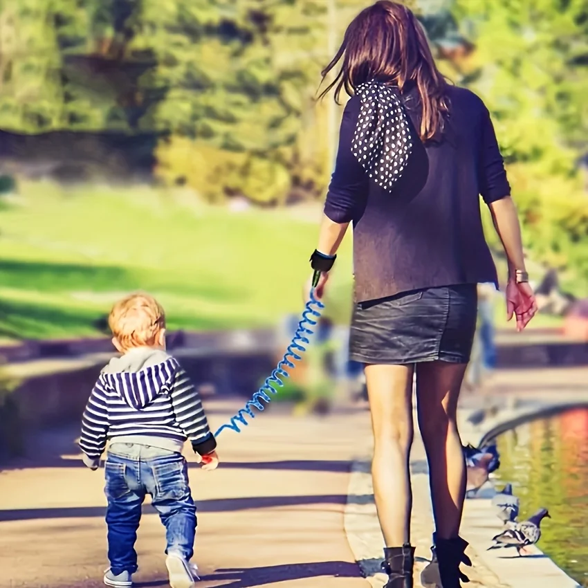 Kids Safety Leash Durable Tangle-Free Rope with Ergonomic Wrist Straps Comfortable Child Lead for Travel Park Shopping 4 Colors image 5