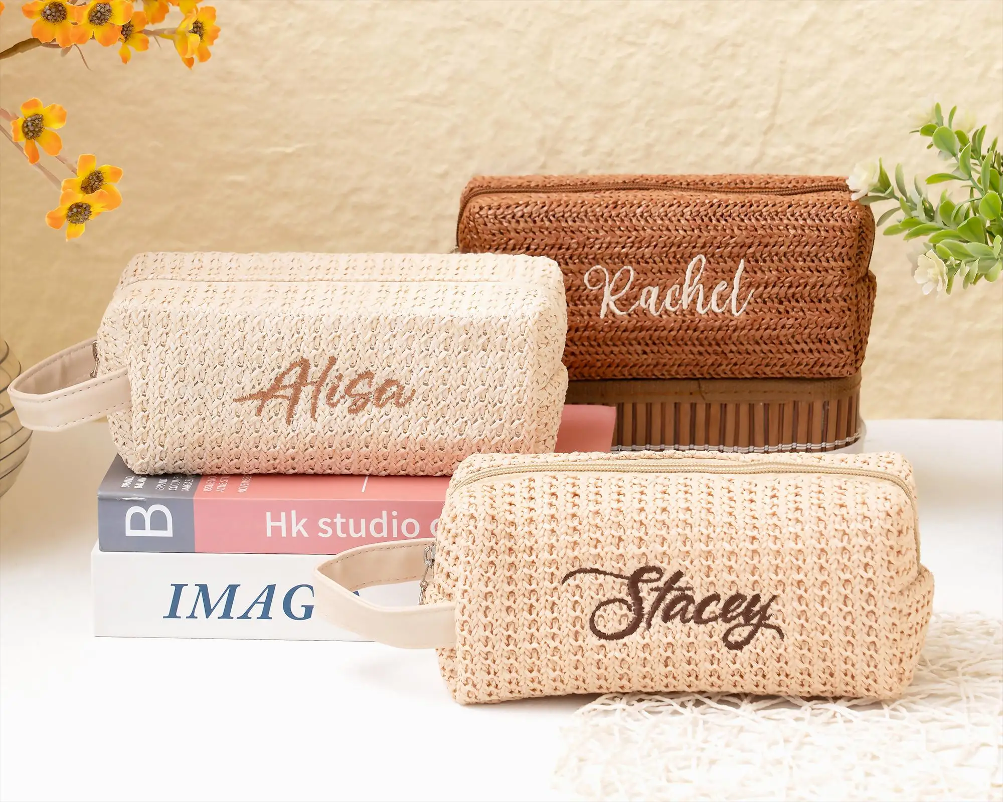 Bolsa de maquillaje de paja con bordado personalizado, bolsa de cosméticos de mimbre, bolsa de maquillaje personalizada, regalos favoritos de la novia para dama de honor, bolsa de aseo