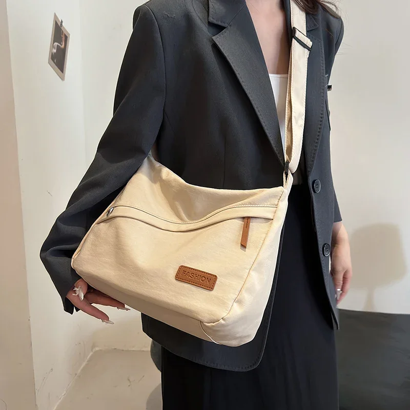 Fashion High-capacity Nylon Fabric Inclined The Single Shoulder Bags 2026 Hot Sale Light Durable Adjustable Strap Crossbody Bags