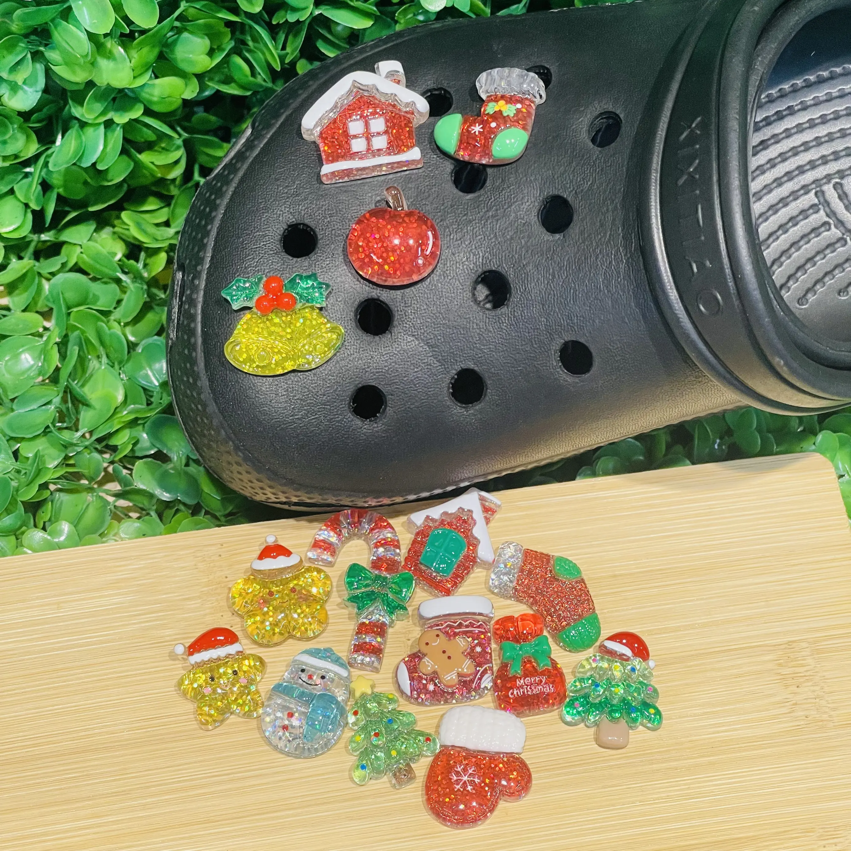15Pcs Christmas Stocking Snowman Kids Garden Shoe Charms Merry Christmas Resin Sandals Button Decorations Fit Holiday Gift