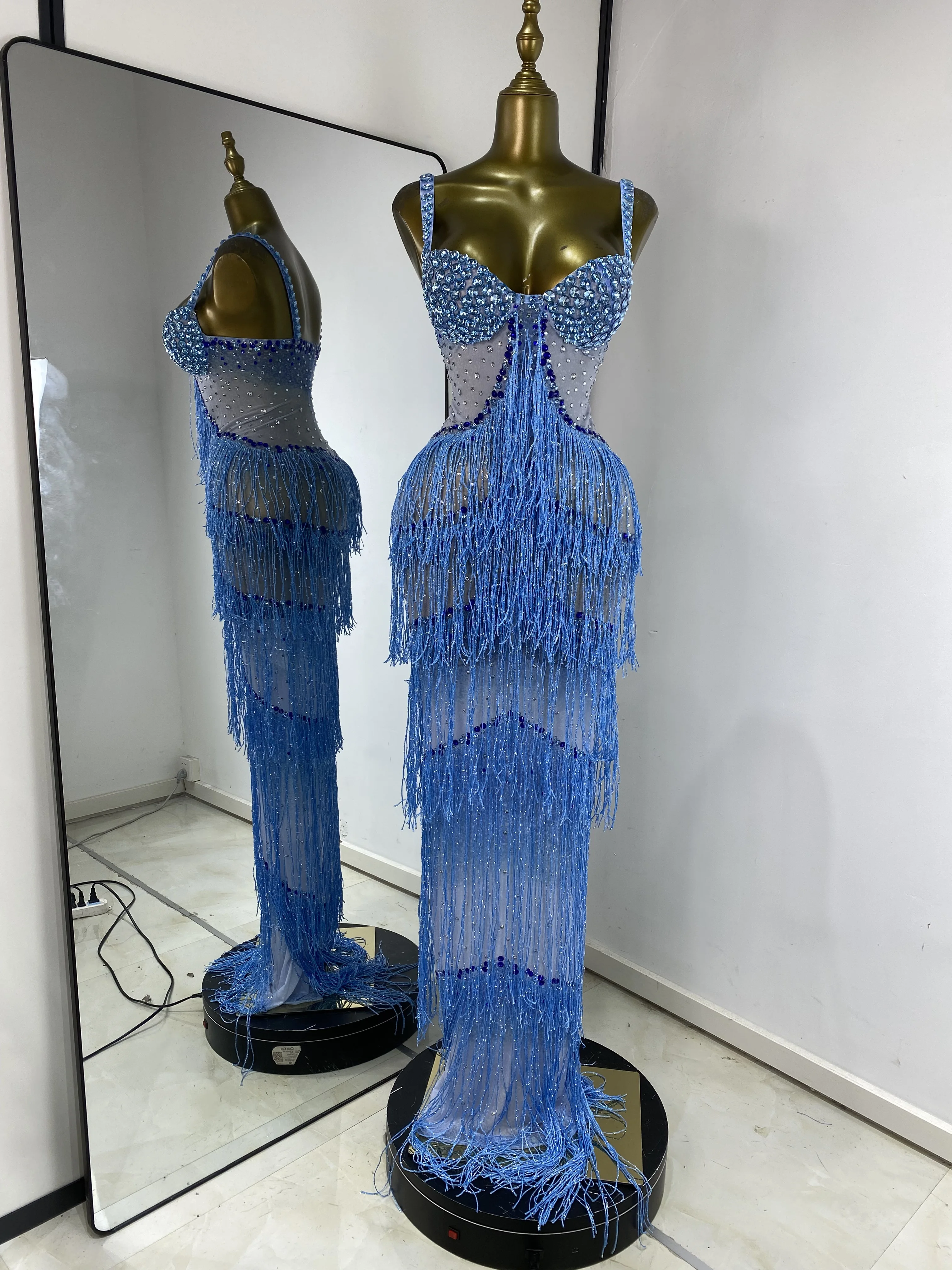 

Women Luxury Prom Gowns Rhinestones Cupcake Shiny Tassel Maxi Long Celebrity Evening Club Party Birthday Gowns Free Shipping