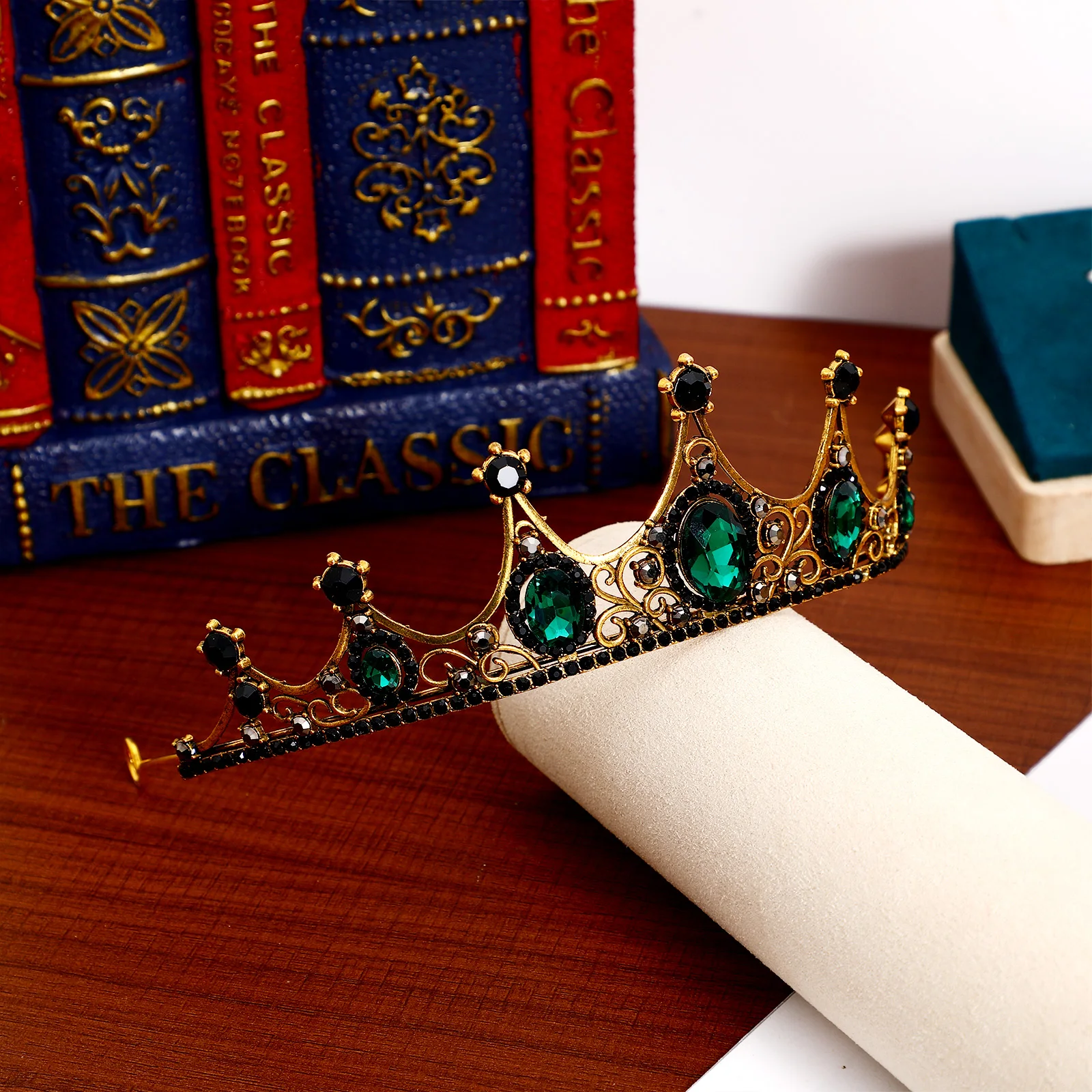 

Elegant Alloy Crown Wedding Tiara Green Baroque Rhinestone Tiaras Bridal Hair Hoop For Women Party Engagement Accessories