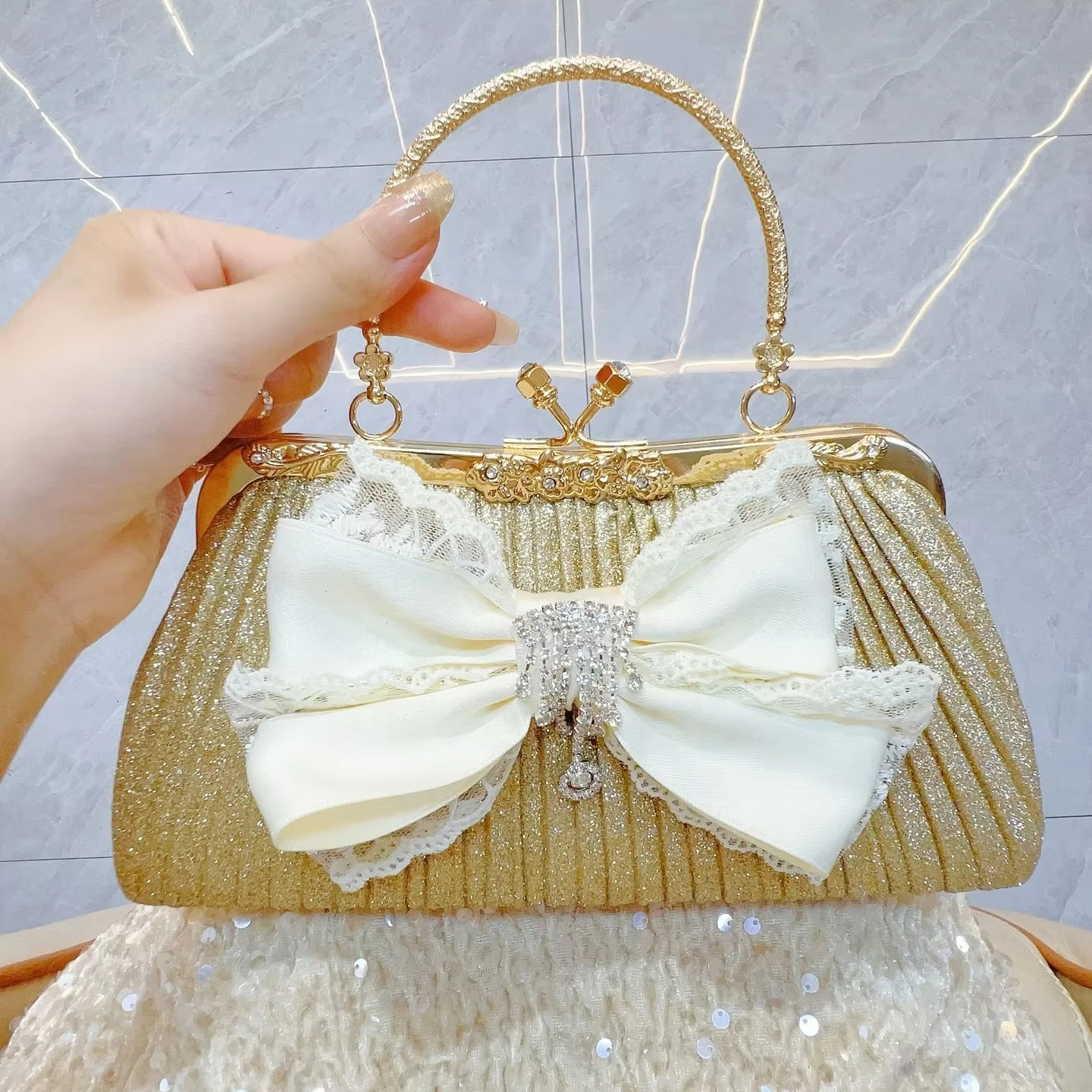 

2025 плиссированная вечерняя сумочка с бантом, кошельки-клатчи для женщин, вечерняя сумка со стразами, винтажные атласные сумки для торжественных вечеринок, нарядные кошельки