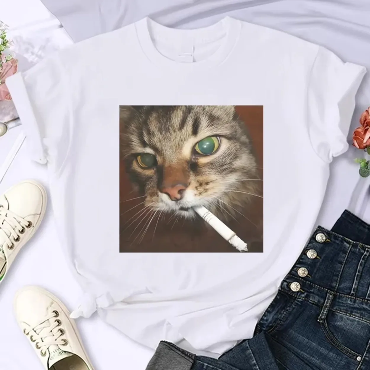 Funny Smoking Cigarette Cat Meme Graphic T-Shirt Women Fashion Vintage T-shirt Loose Casual Unisex Streetwear Female Clothes Top