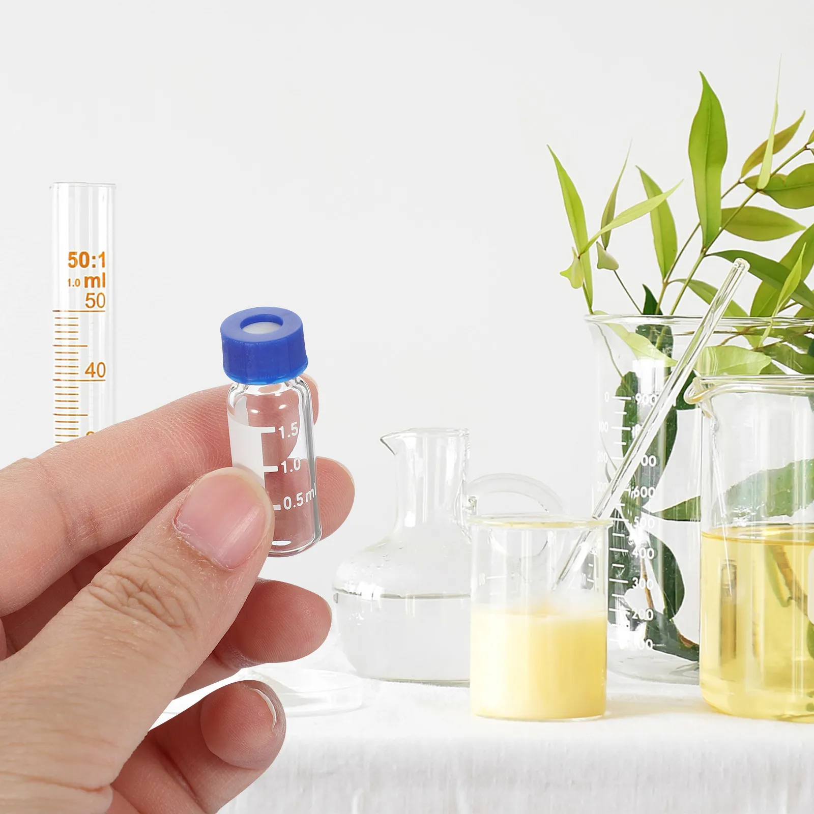 

100Pcs Sampling Vials Glass Vials Caps Leak Proof Clear Tiny Glass Bottles Stable Bottom Lab Small Bottles with Lids