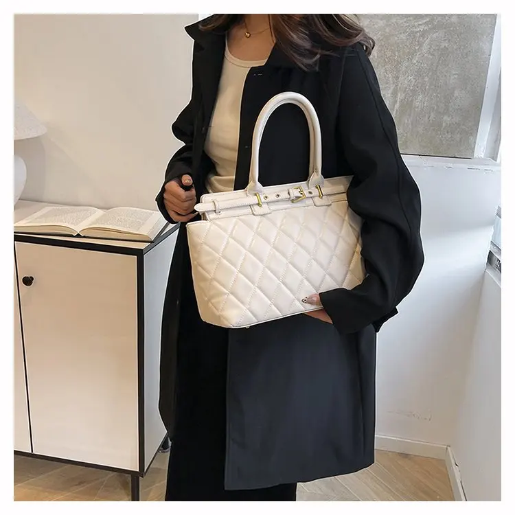 New in 2025: Premium Shoulder Tote Bag. Retro Business - Style, Large Capacity, Simple and Versatile for Commuting