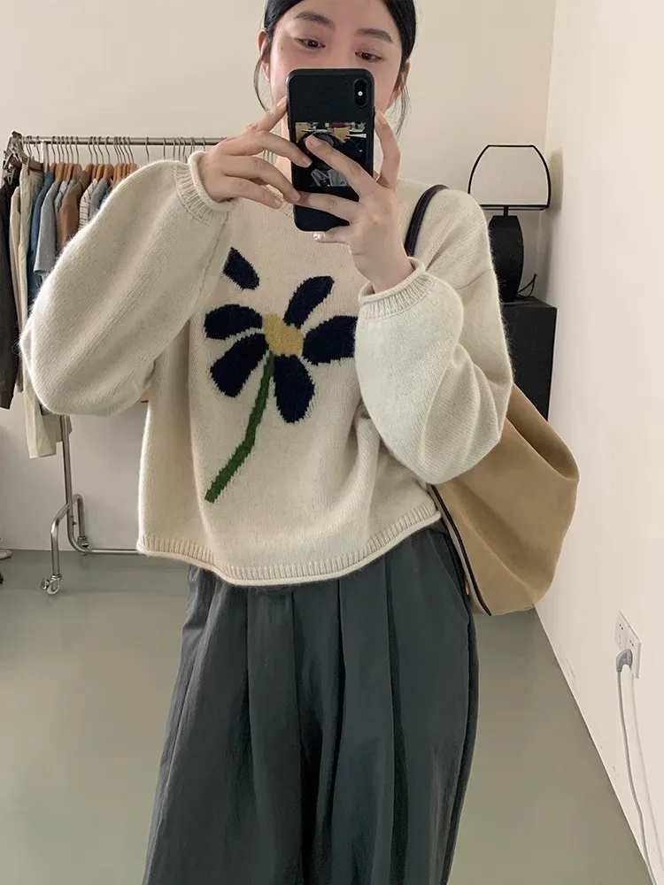 Women Floral Knitted Sweater Elegant Vintage Long Sleeve Pullover Lady Loose Floral Silhouette Sweater Korean White Jumpers