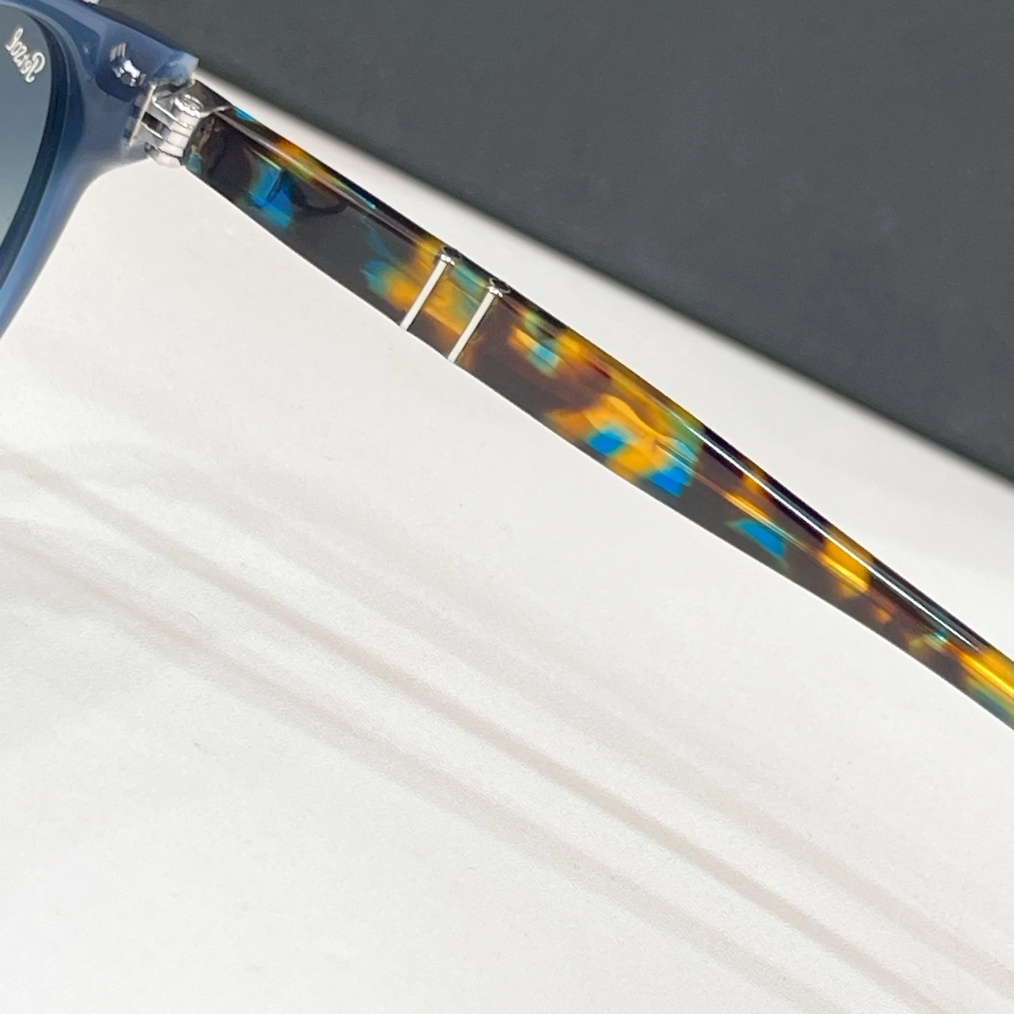 3152-S Fashion Sunglasses Man Woman, Iconic Retro Round Design, UV Blocking Gradient Lens, Effortlessly Elevate Your Outfit