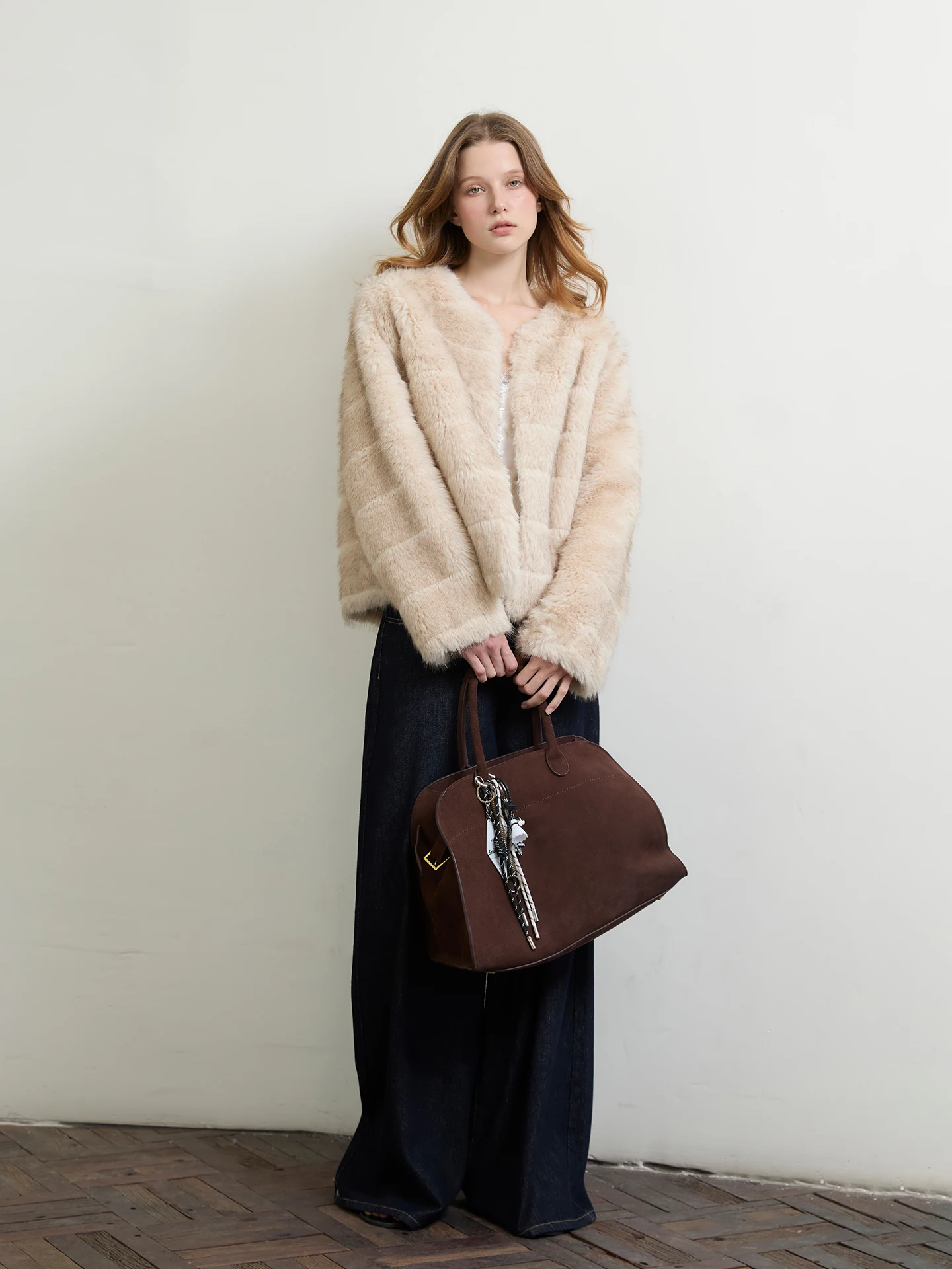 

Eco-Friendly Retro-Sle Faux Fur Jaet Inteated Leather And Fur Youth Women's Loose Fit Long Sve round Ne Coat