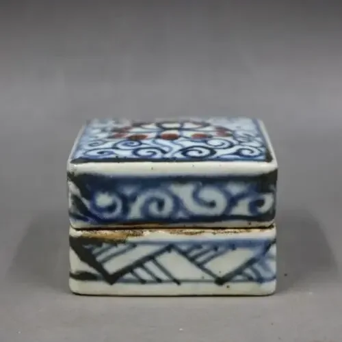 Old Chinese Blue and white porcelain Hand Painted red Tangled lotus Rouge box