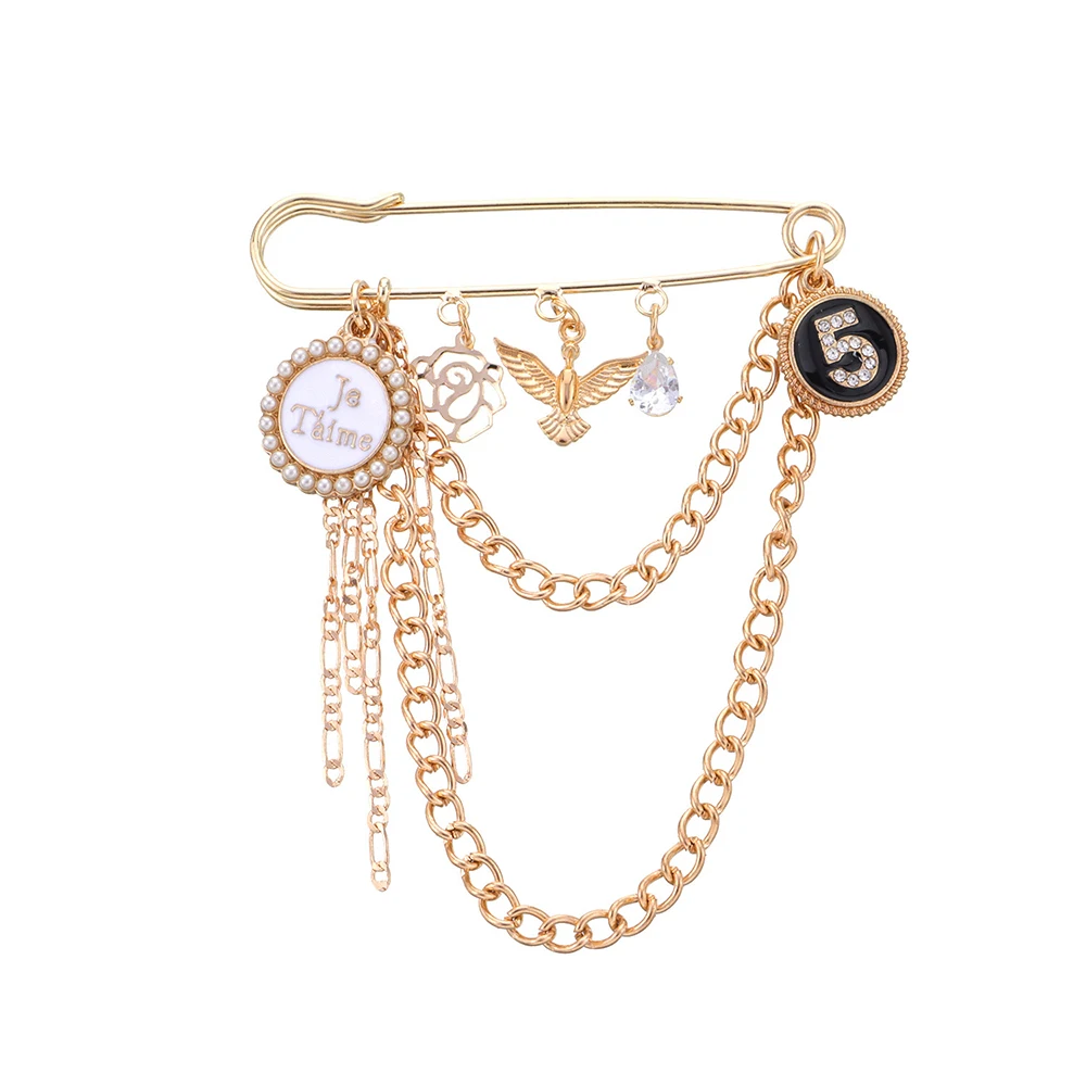 

New Tassel Suit Brooch Pins Cute Mini Eagle Number 5 Card Je Taime Sign Multi-Layers Chains Dangle Corsage Accessories Props