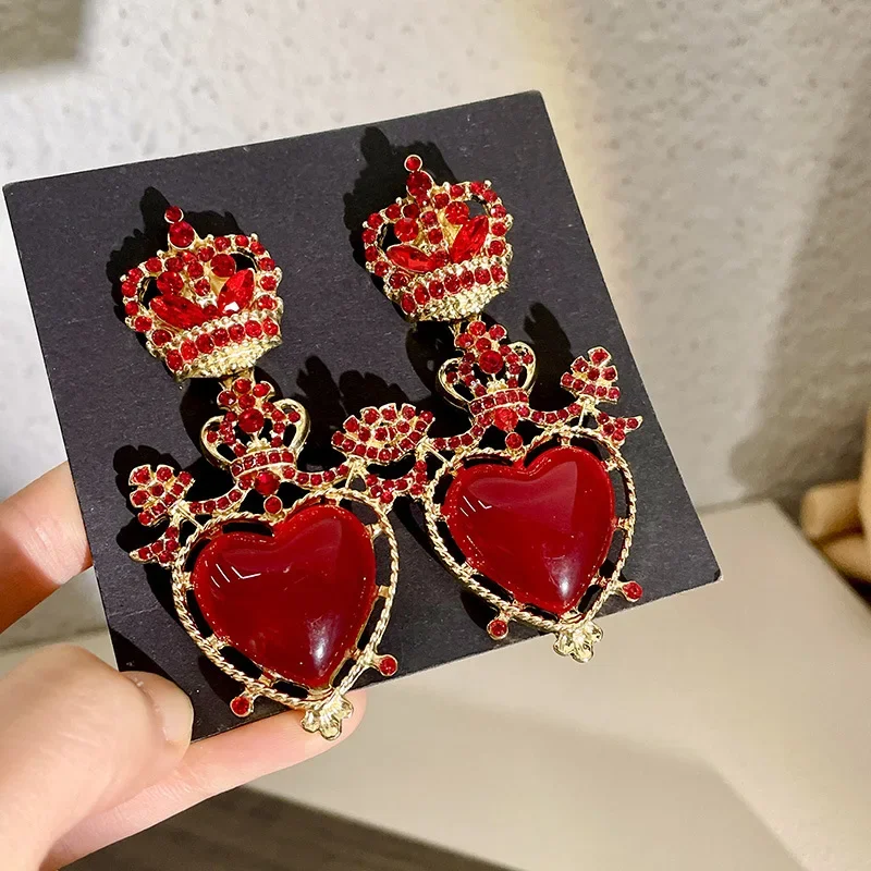 Draweye Crown Earrings for Women Heart Medieval Style Vintage Jewelry Party Exquisite Elegant Simple Pendientes Mujer