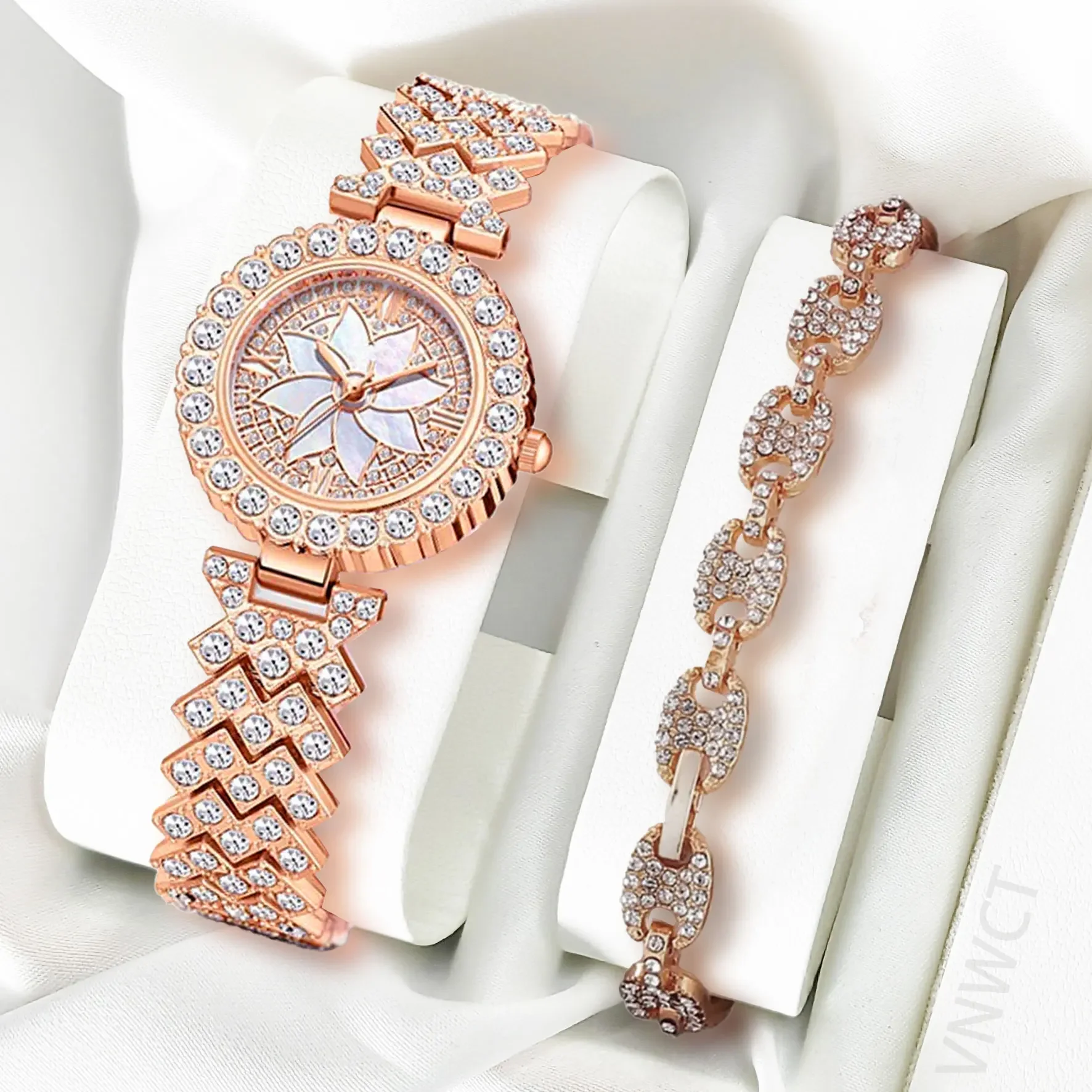 패션 여성 팔찌 시계 간단한 럭셔리 골드 작은 다이얼 라인 석 쿼츠 시계 여성 우아한 드레스 Ladie 손목 시계 시계