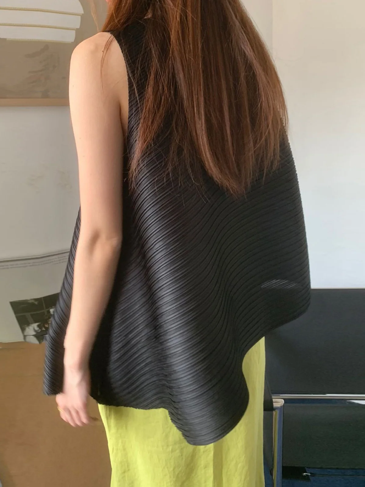 우아한 루즈핏 민소매 셔츠 여성 패션 캐주얼 통기성 좋은 레귤러 길이 라운드넥 단색 프렌치 스타일 베스트 탑