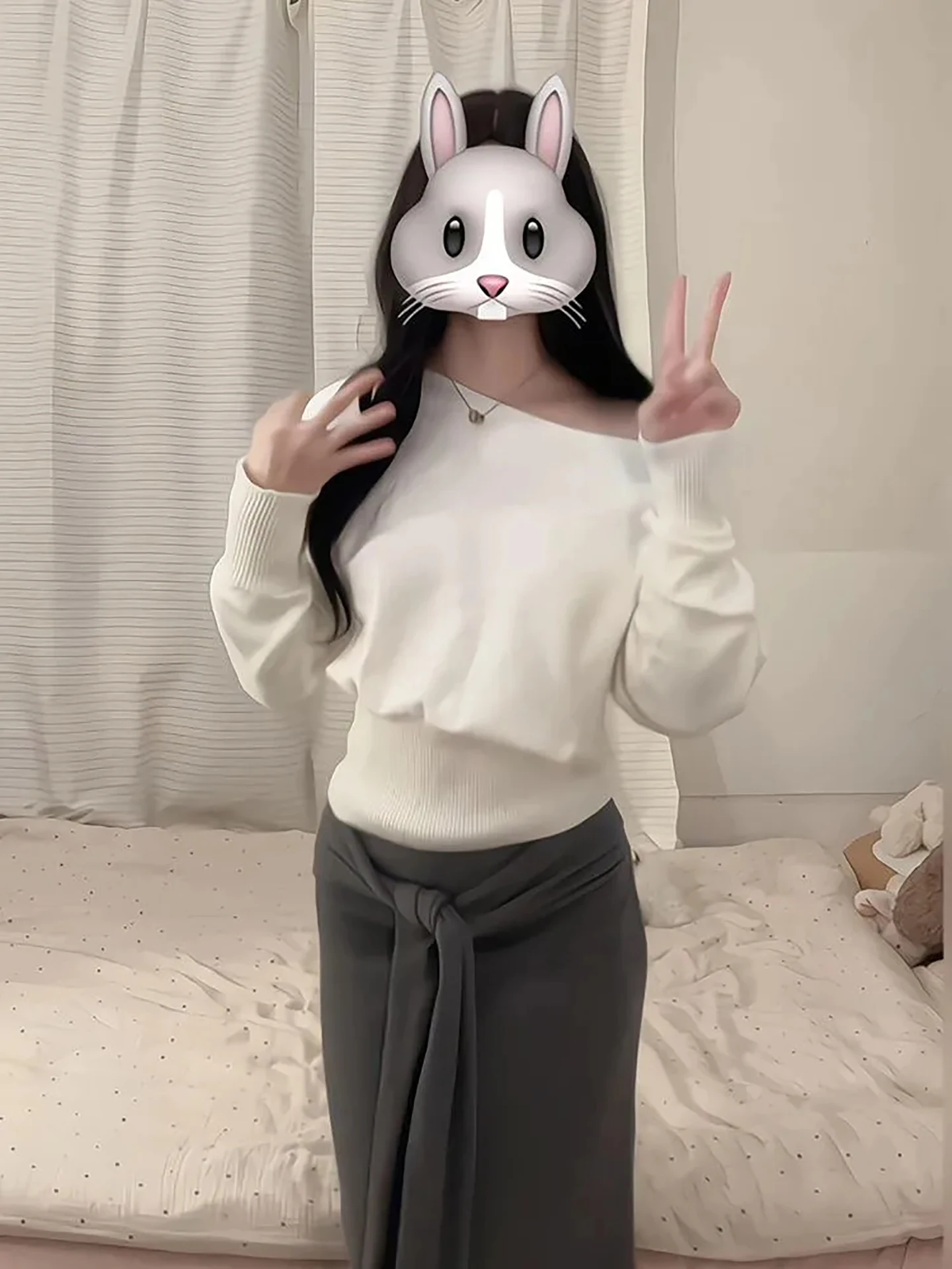 Simple White Knitted Sweater Women's Loose Lazy Sle Slant Collar oulder Exposure Ele Versatile Faionable Sweater