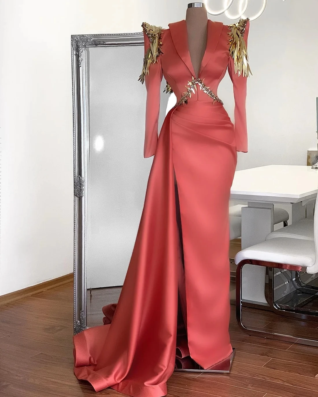 

Red Haute Couture Prom Dresses Mermaid V-neck Long Sleeves Slit Saudi Arabia Dubai Robe De Soiree Evening Dress Gown