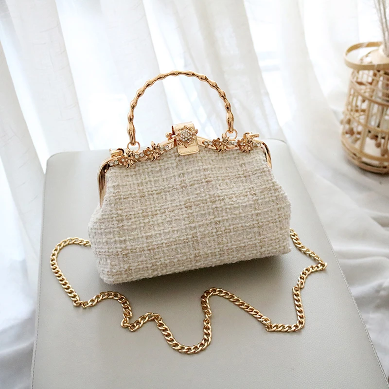 Clutch Purses for Women Sweet Wedding Bag Vintage Fashion Hollow Flowers Shell Lock Bags Chain Women Shoulder Crossbody Bag Bags