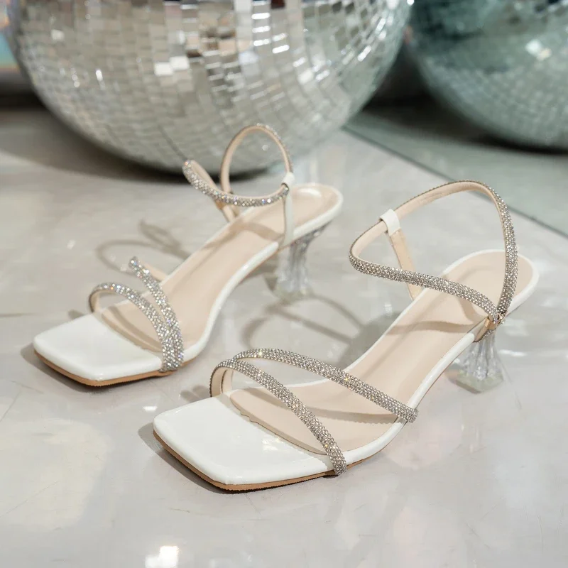 

Женские летние пикантные модные женские сандалии без шнуровки с открытым носком и стразами, блестящие квадратные вечерние женские туфли на высоком каблуке большого размера