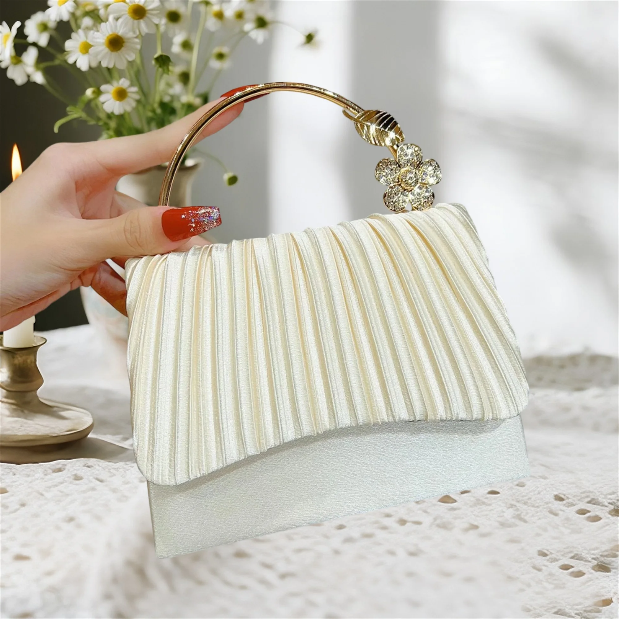 

Luxury Crystal Embellished Evening Clutch Purse with Detachable Chain Strap for Wedding Prom Cocktail Party Outfits