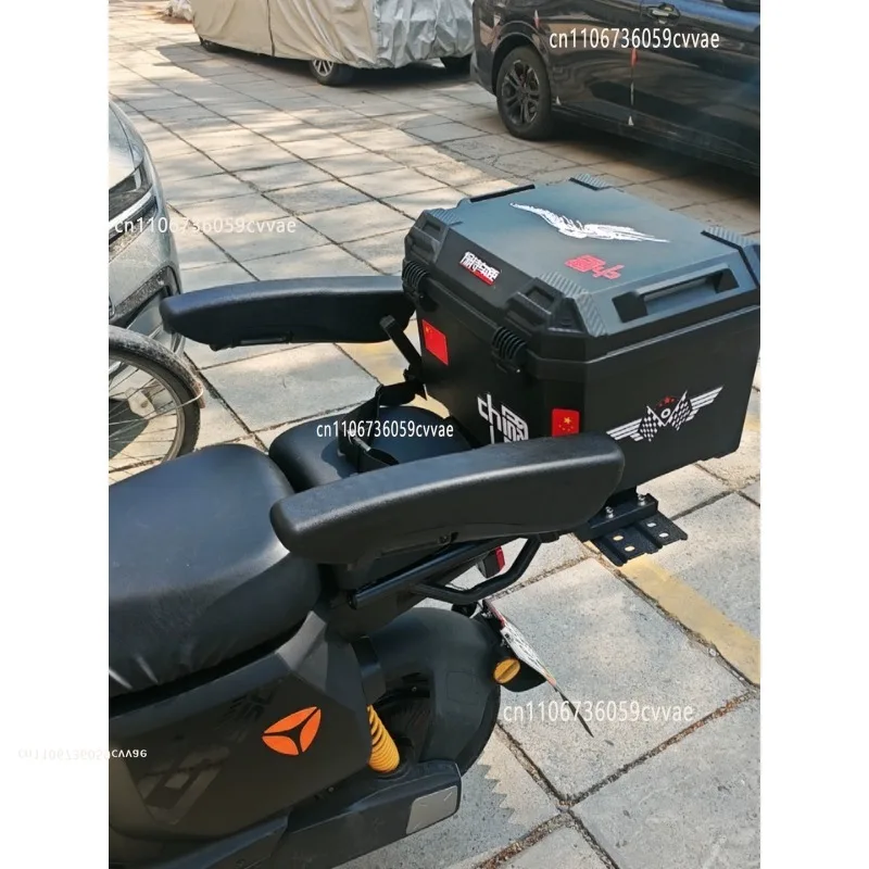 Motorcycle rear seat safety armrest, foldable, universal children's rally electric scooter rear handlebar modification accessory