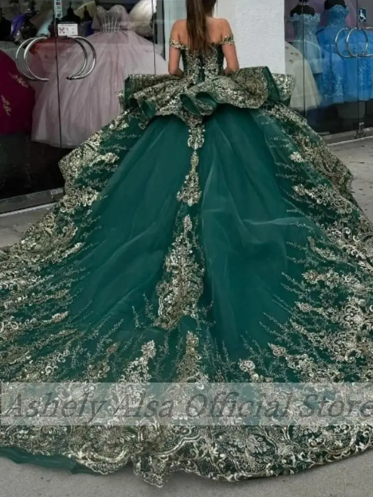 Custom Made Emerald Quinceanera Dresses Off Shoulder Gold Lace Applique Ball Gown Sweet 15 16 Birthday Party Prom Dress Vestido