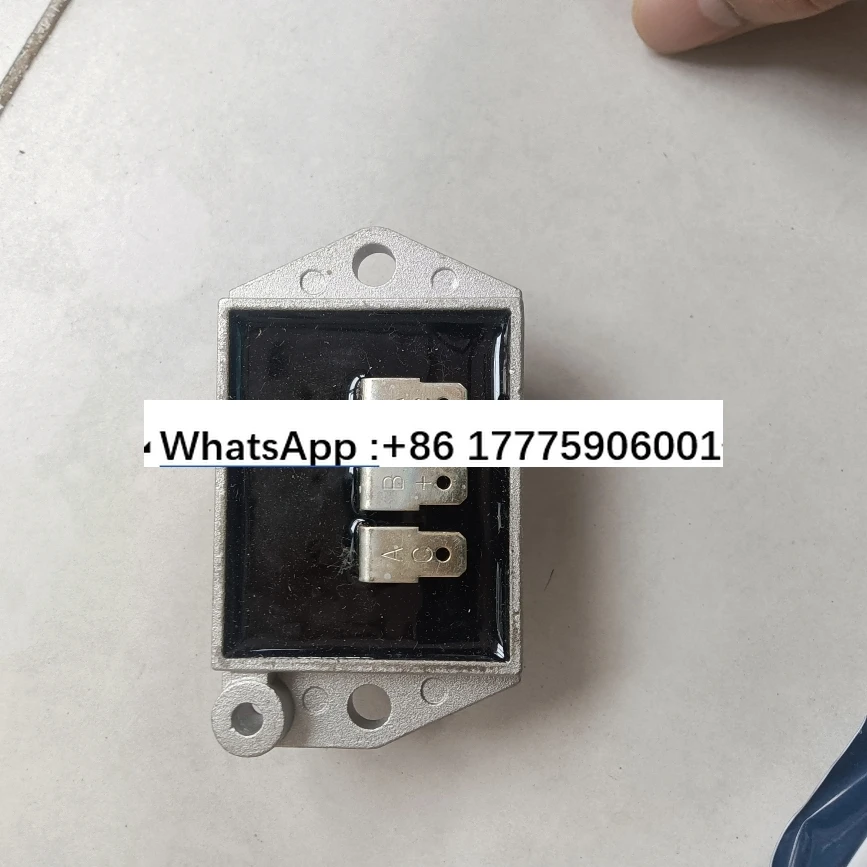 

Engine Parts Twin Cylinder KL3135 CH640 CH730CH740 Charging Module, Rectifier