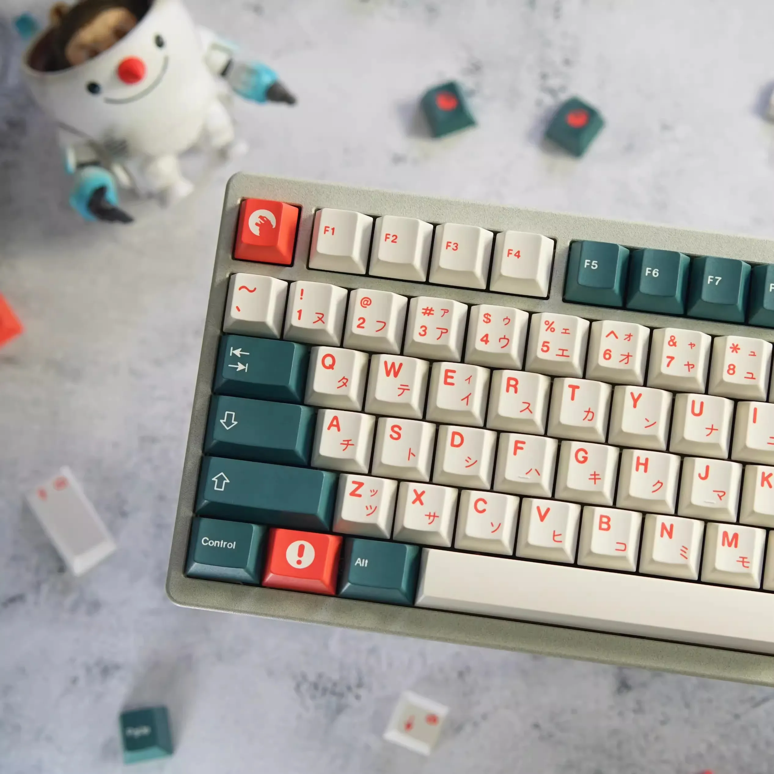 Imagem -02 - Gmk Kaiju Keycap Cereja Priofile Pbt Sublimação Dye Teclado mx Jogo Mecânico 61 68 75 87 87 980 136 Chaves