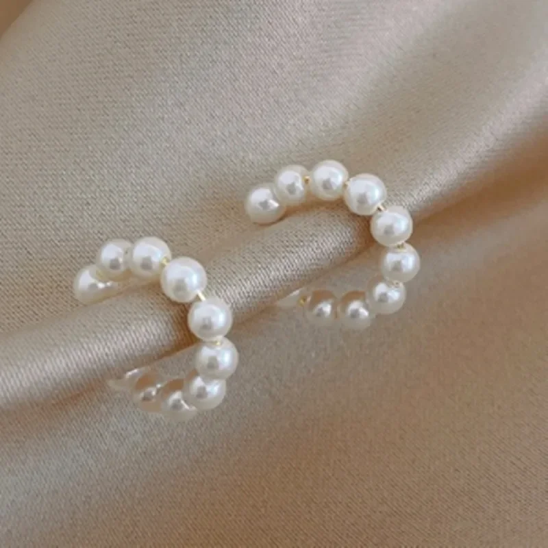 Elegant Imitation Pearl Ear Cuff Clip C-shaped Earrings Non-Piercing Ear Ring Minimalist Earrings for Women Fashion Jewelry