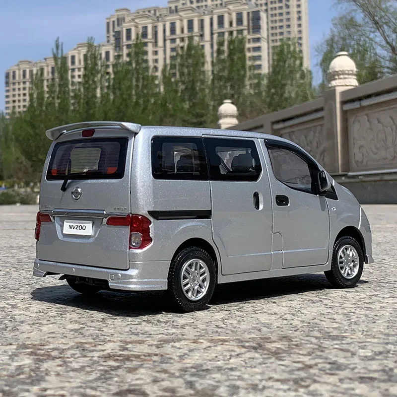 1:18 Scale Zhengzhou Nissan NV200 Business MPV Die-casting Alloy Car Model Collection Toy Gifts