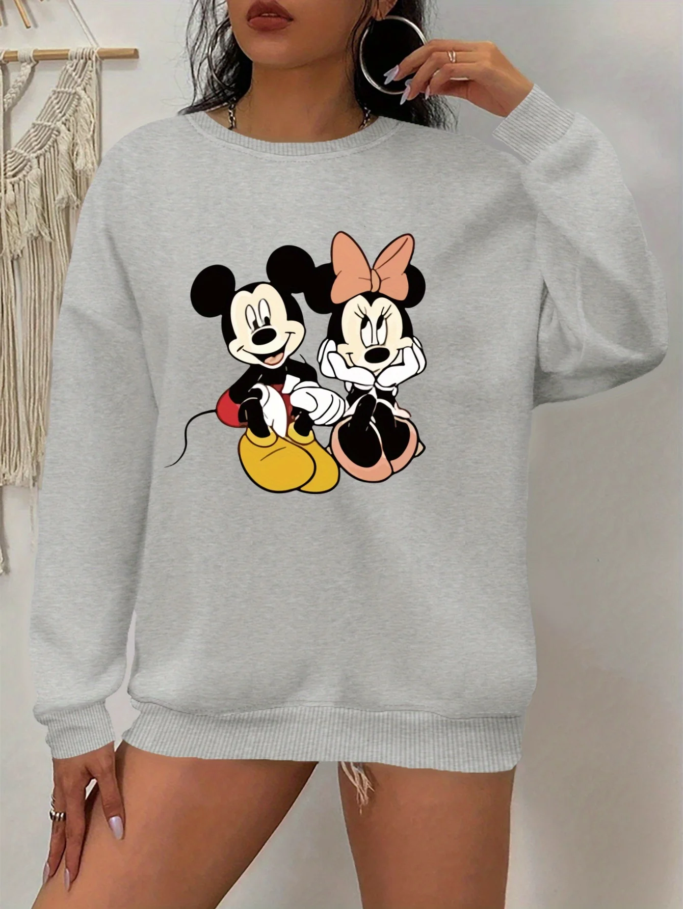 Disney Mickey Mouse Women's Round Neck Sweatshirt Pullover Unisex Fleece Casual Autumn and Winter Streetwear Oversized