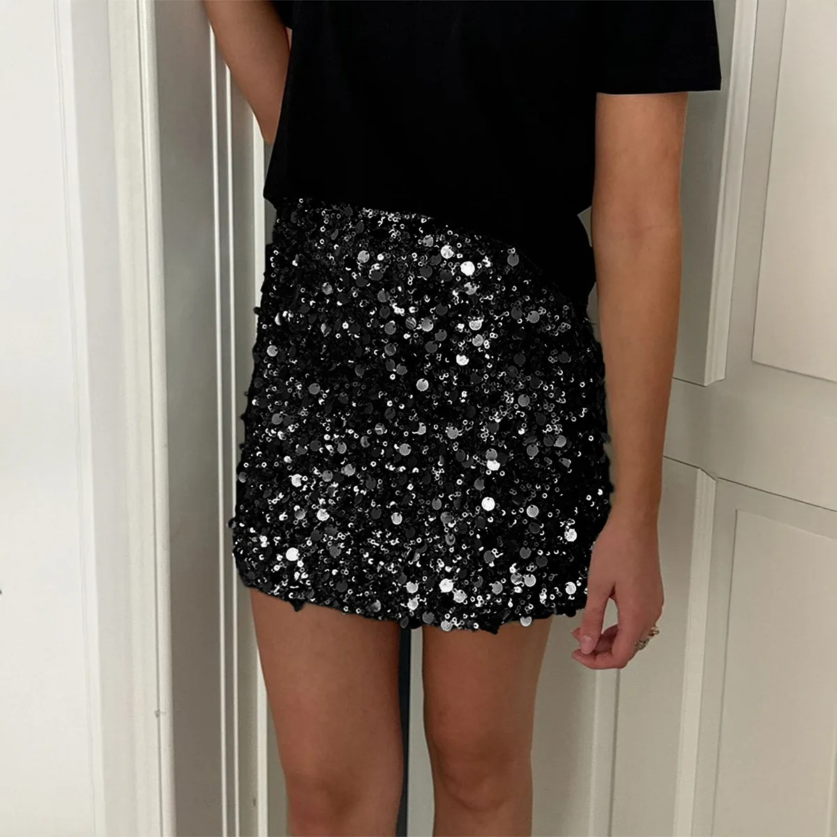 Shiny Sequin Slim Skirt Women Fashion Sexy Package Hip Bodycon Mini Skirts Trendy Elegant Streetwear Female Spring Summer New