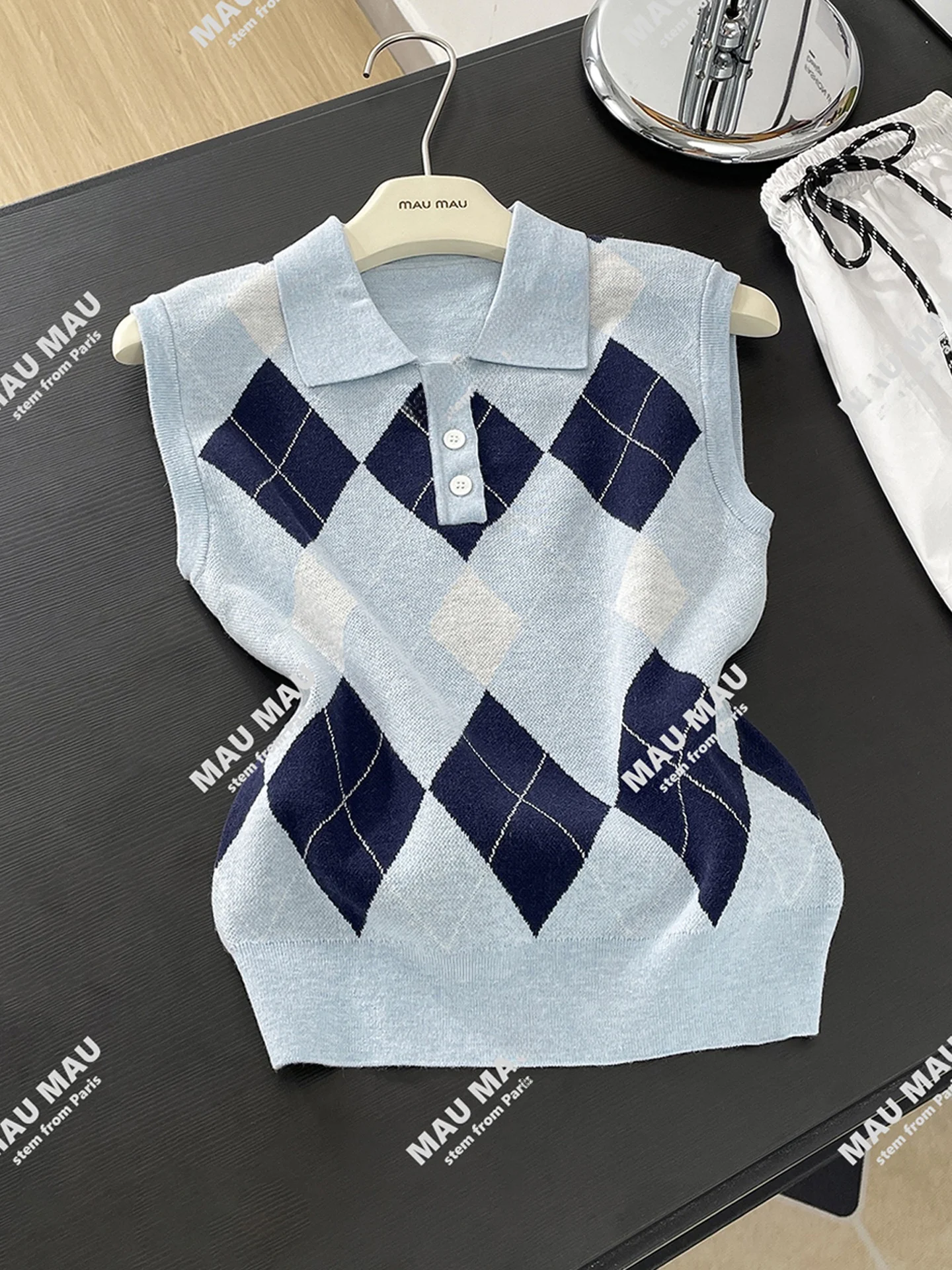 

Высококачественный женский вязаный жилет в клетку, топ, лето 2025 г., консервативная футболка длиной до пола, пуговицы, стандартный крой, для поездок на работу, Sle