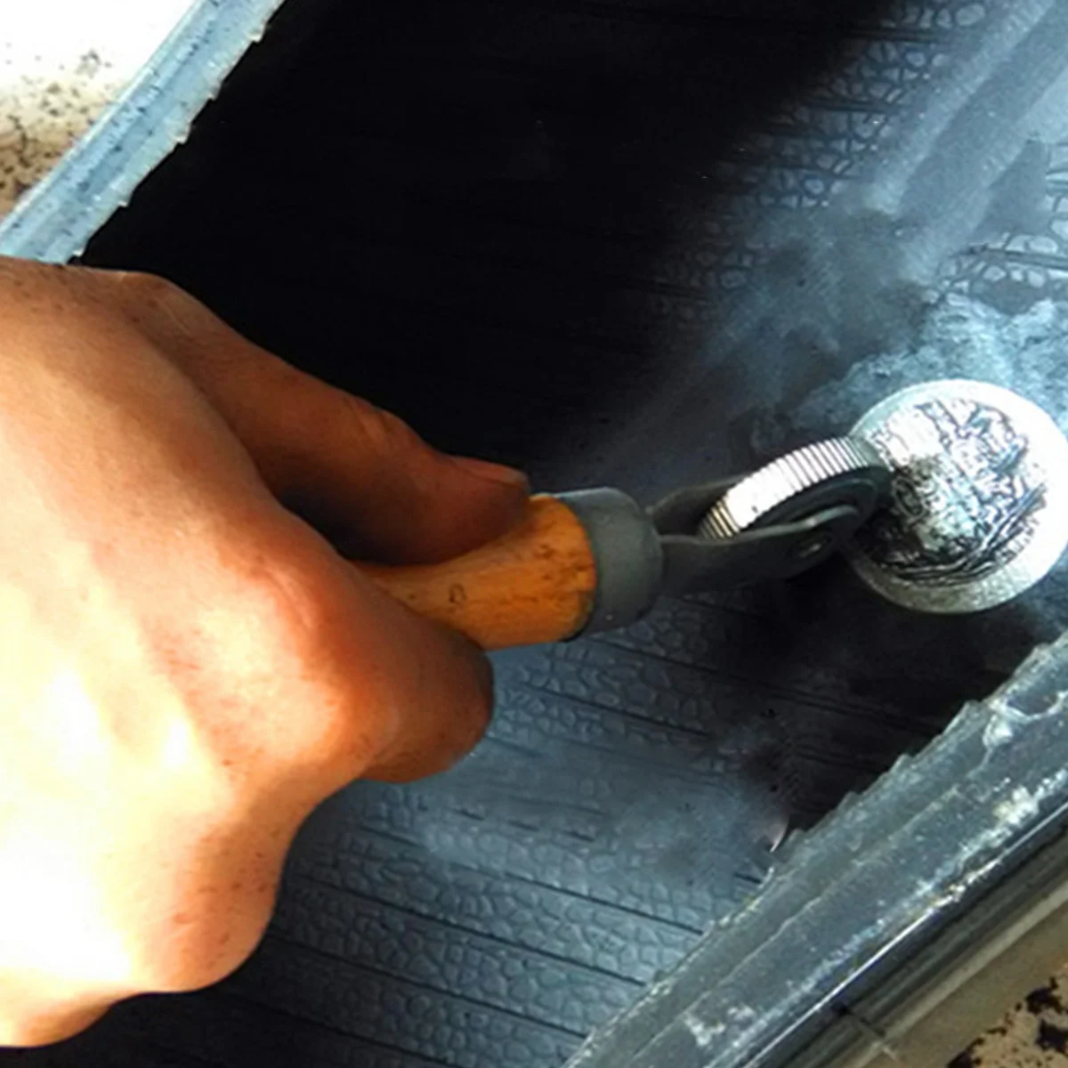 ลูกกลิ้งซ่อมยางรถยนต์ 3 ชิ้น ขนาด 3 มม. 6 มม. 12 มม. ทนทาน พกพาสะดวก สำหรับซ่อมยางในรถยนต์ พร้อมอุปกรณ์ปะยาง