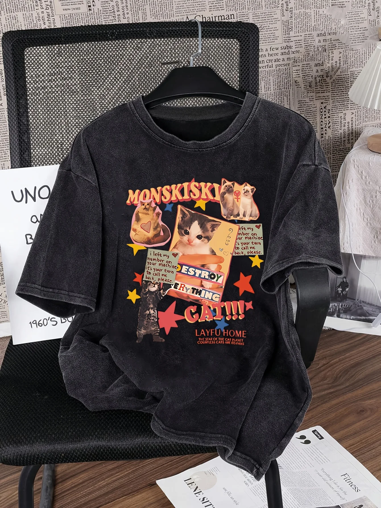 Y2K Vintage Cat Poster Printed Pattern T-shirt for Women, Short Sleeved Round Neck T-shirt, A Must-have for Cat Enthusiasts