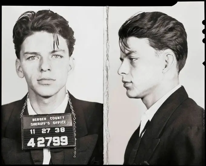 Frank Sinatra 1938 arrest - cool - ( See Description ) T-Shirt