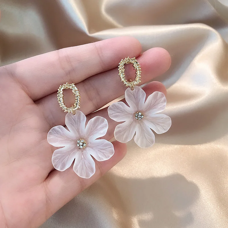 White Flower Dangle Earrings for Women Acrylic Big Floral Metal Circle Drop Earrings Korean Fashion Cute Girl Party Jewelry Gift