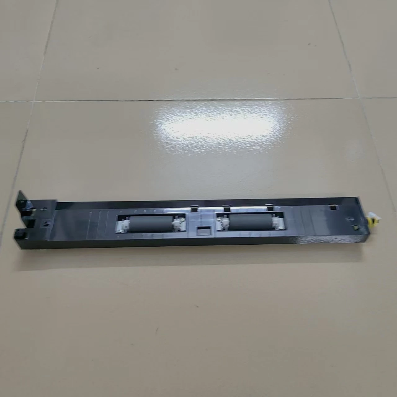 Unidade de placa guia de entrada original: transmissão inferior 060-75433 adequada para duplicador RISO COM COLOR