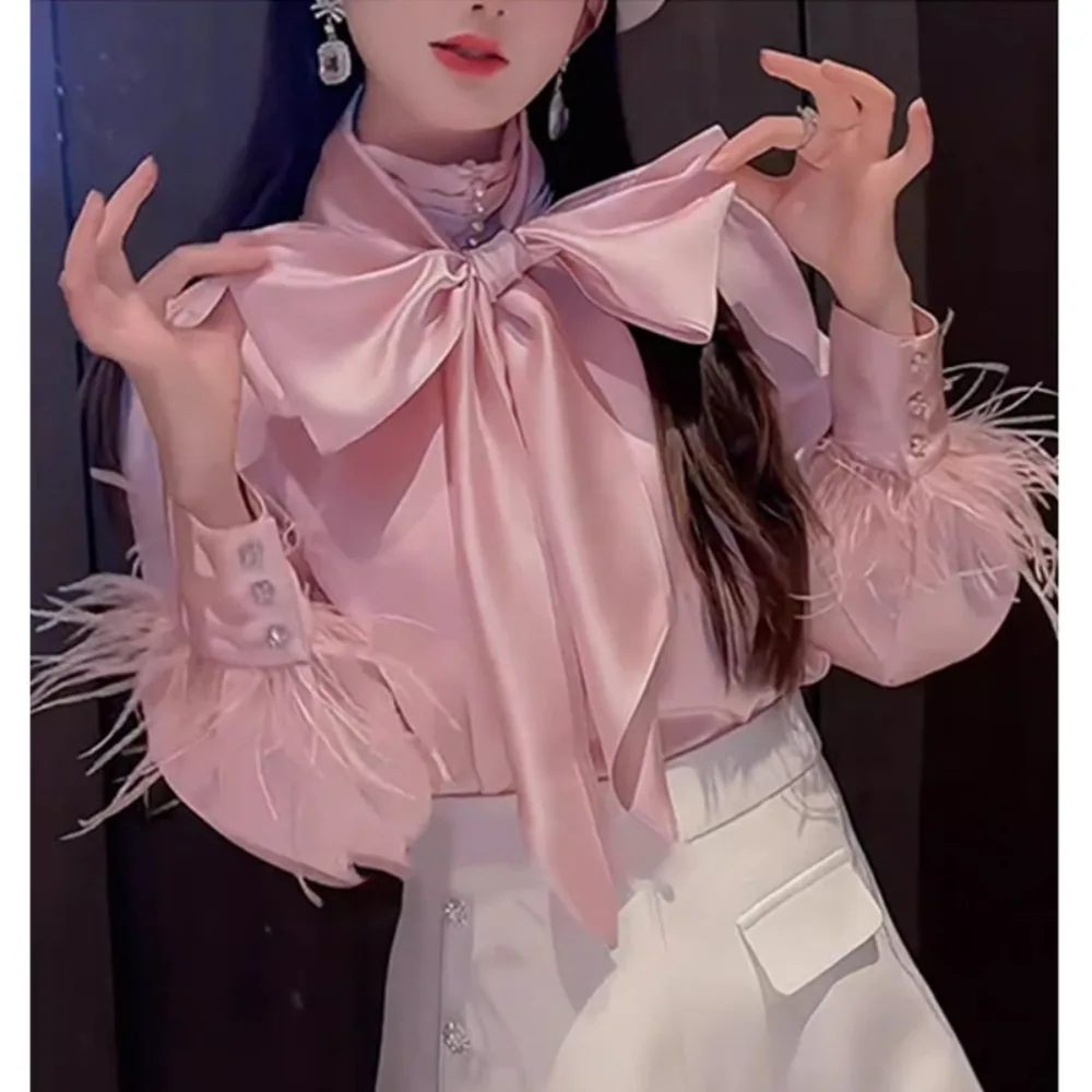 

Новая женская блузка во французском стиле, с уникальным дизайном, эффектом омоложения и потрясающим розовым бантом.