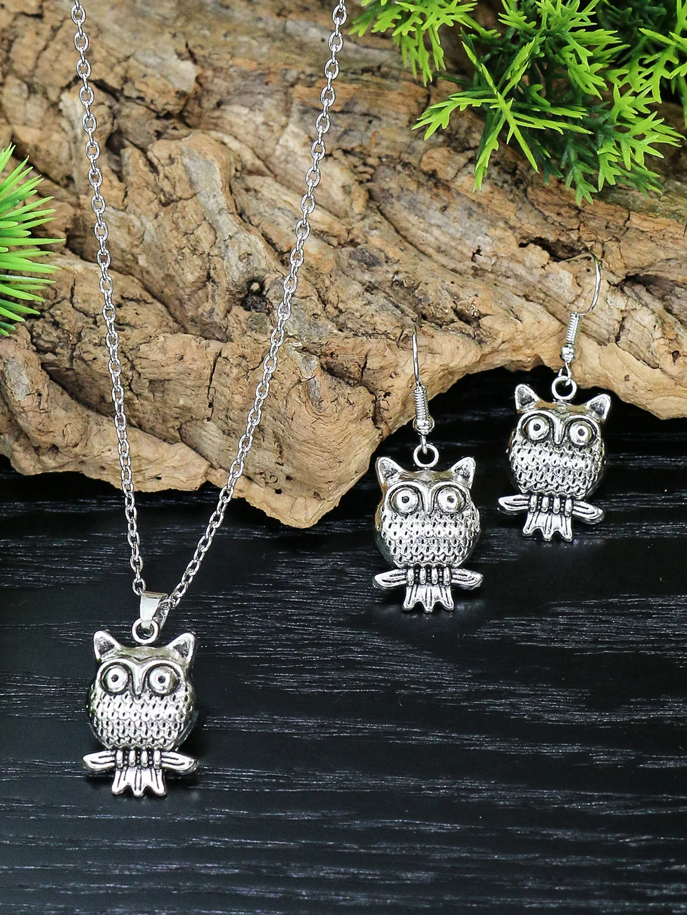 Trendy minimalist metal owl earrings necklace set combination mystery fun set combination versatile holiday gifts