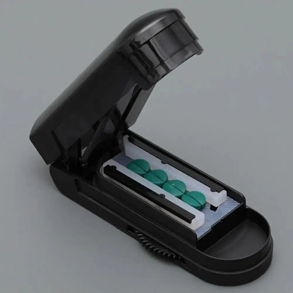 Large Capacity Medicine Pill Cutter Multiple Cutting Portable Drugs Splitter Flip Cover Pill Cutting Box for Small or Pills