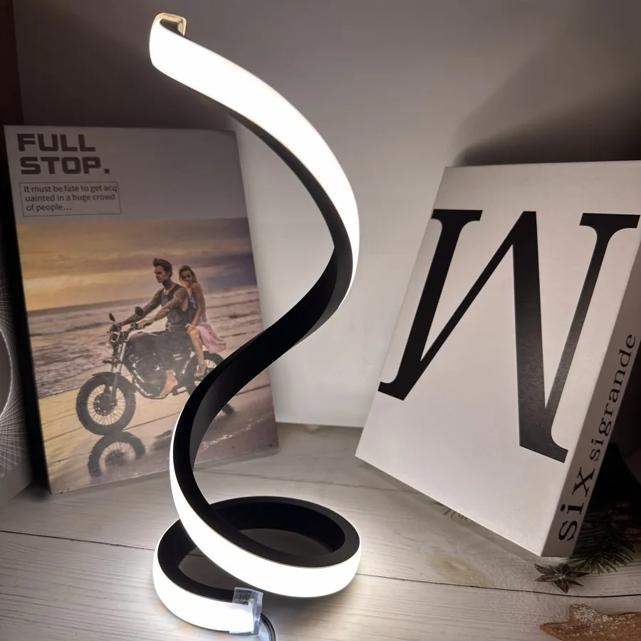 Lampu meja Spiral kreatif, 3 warna LED cahaya sekitar USB tombol daya saklar portabel Bar kafe kamar tidur ruang tamu lampu dekorasi