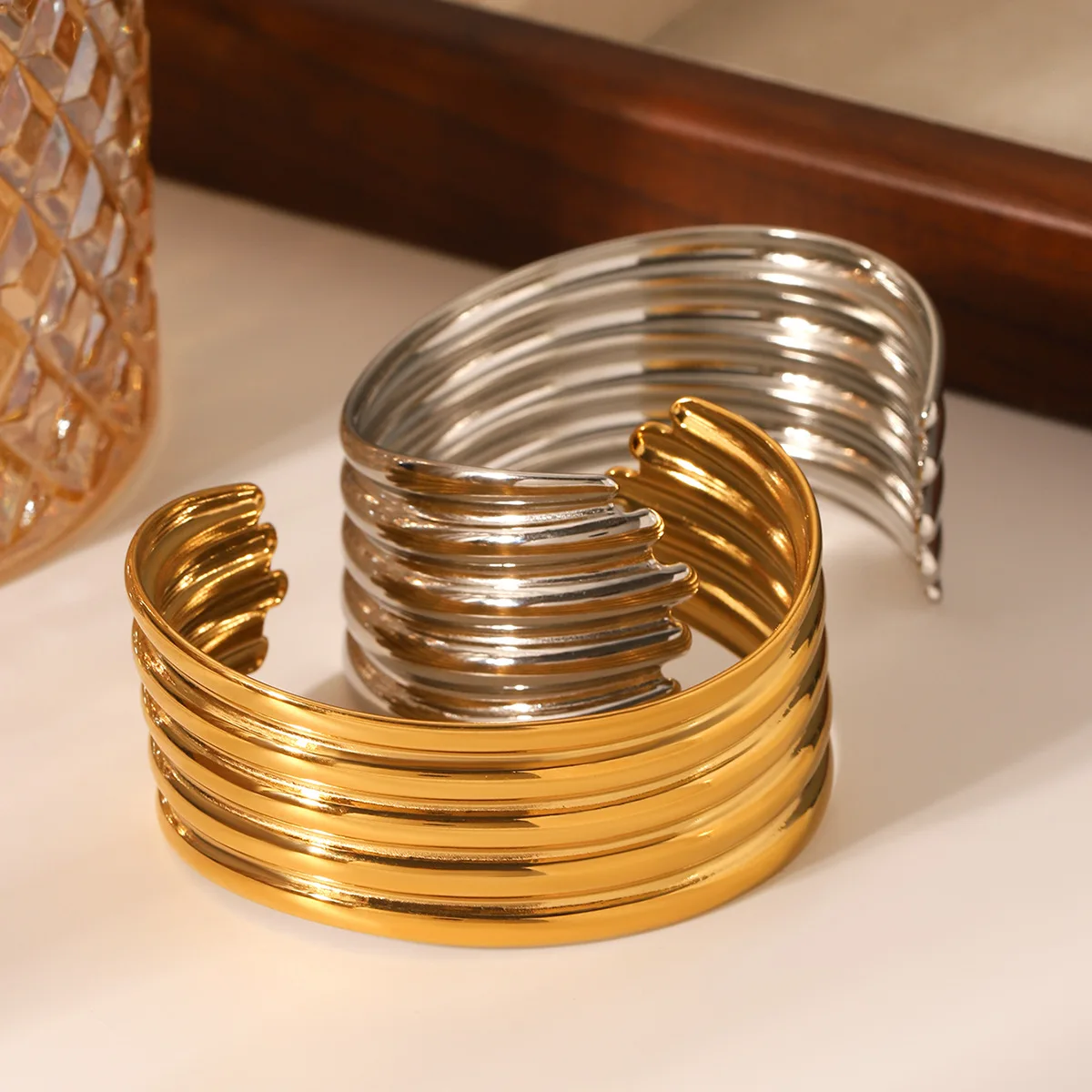 

Stylish Exaggerated Multi-layer Polished Bangle Titanium Steel Jewelry 18K Gold Stainless Steel Open Bracelet Fade-resistant