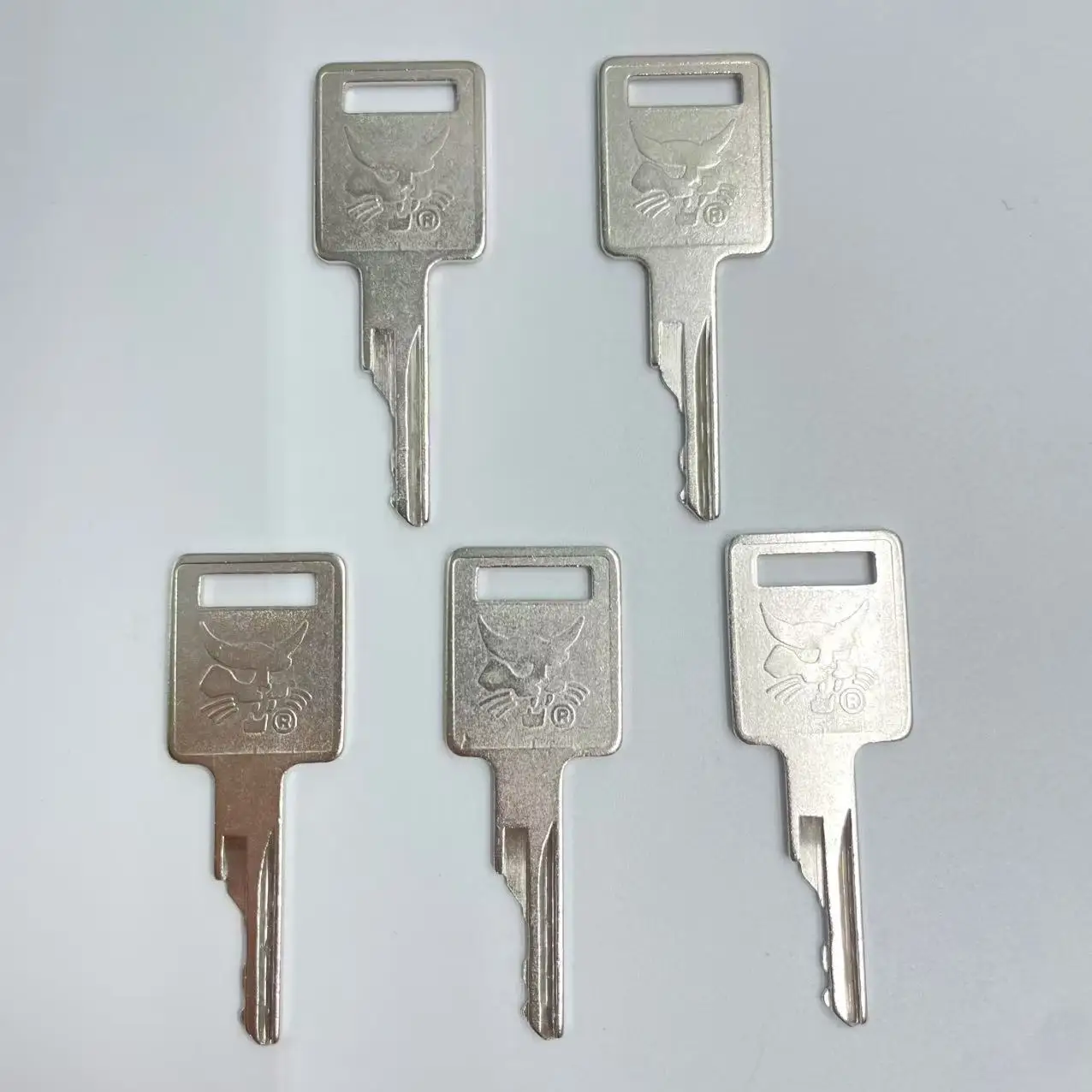 

1/5pcs Bobcat key is applicable to S550, s185 skid steer loader, sweeper key, s331 / S160 excavator