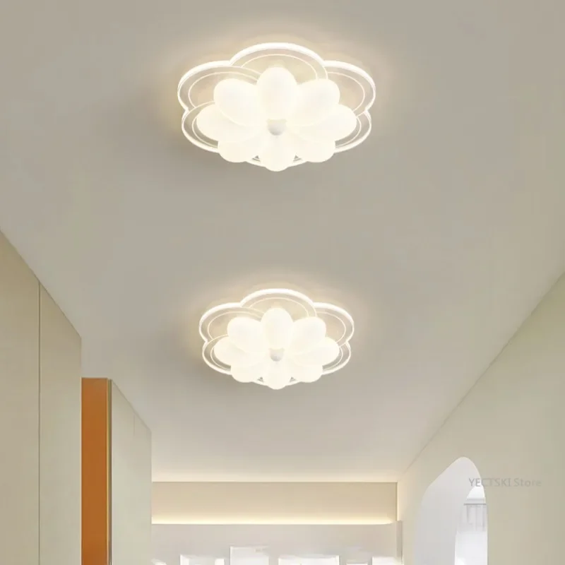 

GHJUYIOL Minimalist Cream Style Creative Flower Corridor Ceiling Light High Texture Entrance Hall Cloak Room Light