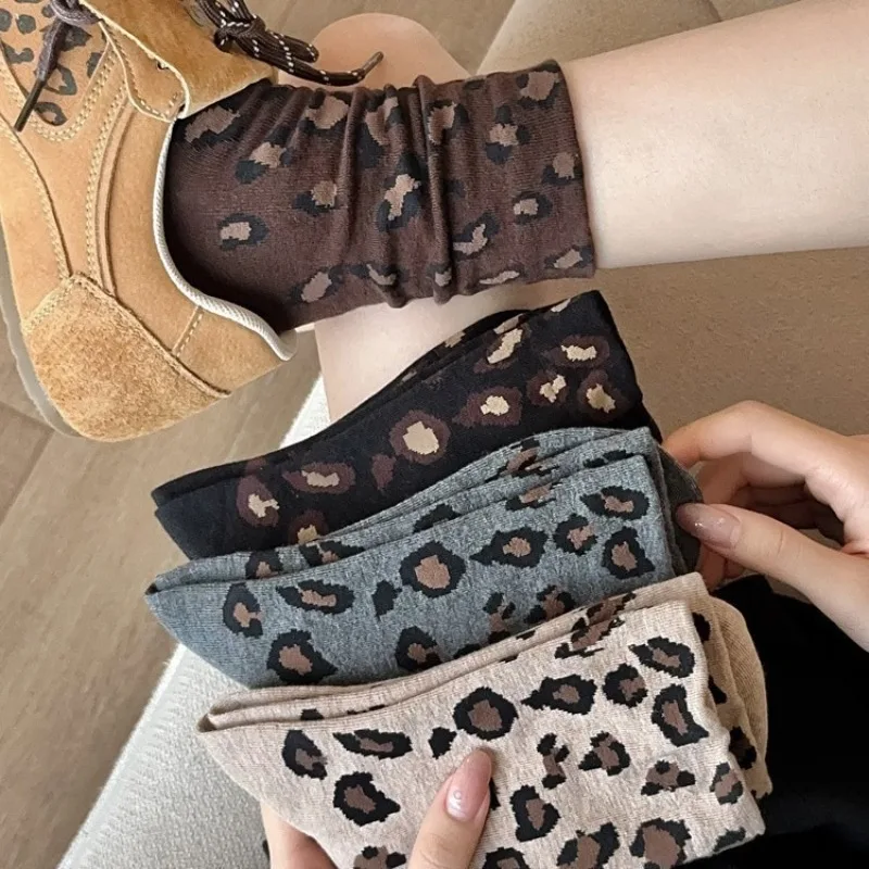 

1/5/10Pairs Women Mid Tube Sock Leopard Print Spotted Fashionable Comfortable Sweat Absorbing Breathable Casual female Socks