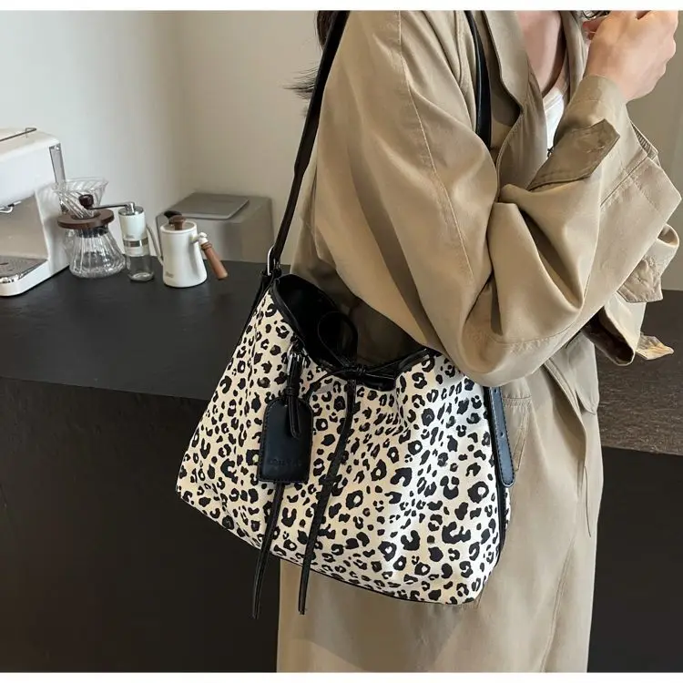 

Fashion Retro Leopard Print Handbag Crossbody Bags Large Capacity Tote Bag Women Bags Commuter Storage Bag Purses